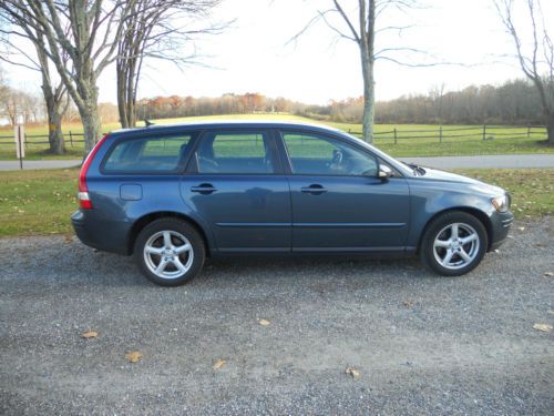 2005 volvo v50 t5 wagon 4-door 2.5l