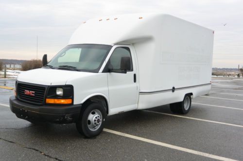 2004 gmc savana 3500 drw 14&#039; cutaway box van truck  6.0l vortec v8