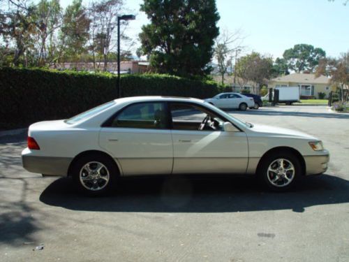 1998 LEXUS ES 300 CLEAN TITLE WITH NO RESERVE, image 6