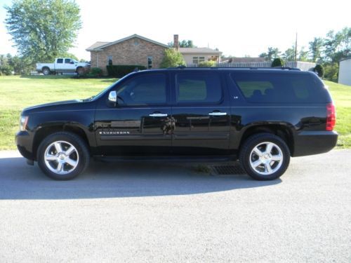 2007 Chevy Suburban, image 2