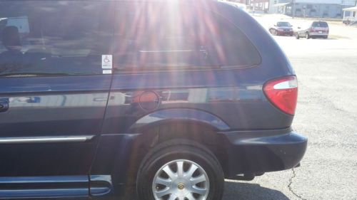 2006 Chrysler Town & Country Touring Wheelchair Handicap Van, US $15,500.00, image 2