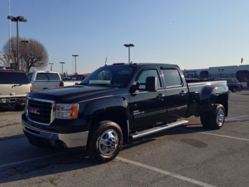 Gmc sierra 3500hd slt 4x4 crewcab dually duramax diesel navigation  29k miles