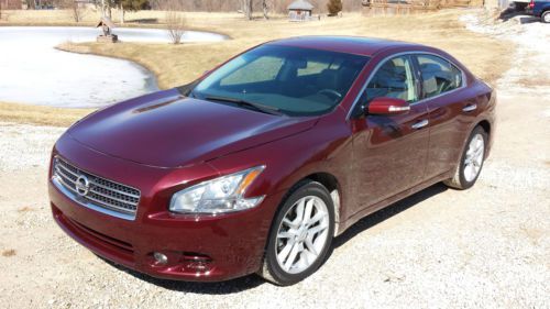 2010 nissan maxima sv sedan 4-door 3.5l    no reserve!