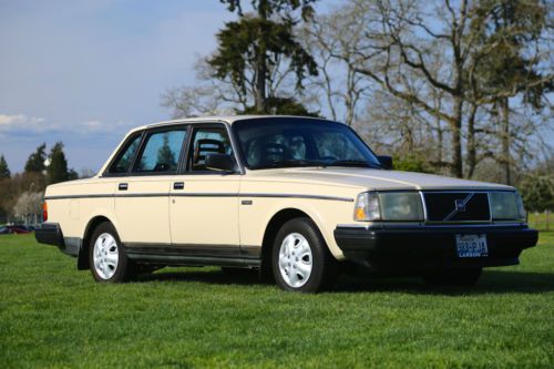 1987 volvo 240 dl that is in showroom condition 148k