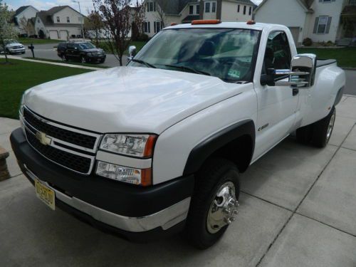 2006 chevy silverado 3500 4x4 drw only 31,489 orig miles 6.0l dually low miles!