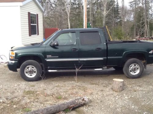 2003 2500hd 6.6 turbo crewcab short bed,no rust,97000.miles,