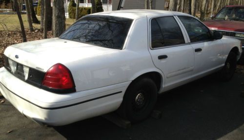 2000 Ford Crown Victoria Police Interceptor Sedan 4-Door 4.6L project, image 3