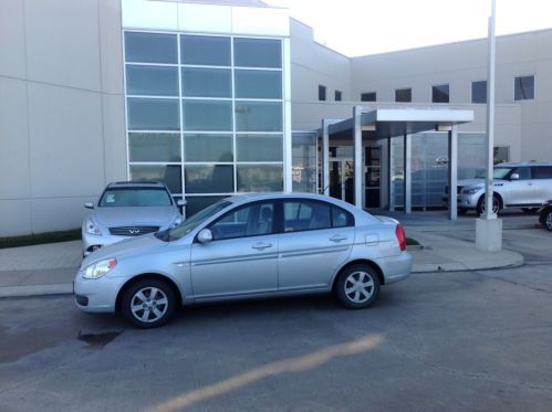 2007 hyundai accent 4 door sedan low miles
