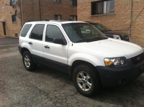 2006 ford escape xlt sport utility 4-door 3.0l  low mileage 48xxx