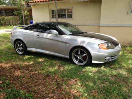 2004 hyundai tiburon gt coupe 2-door 2.7l