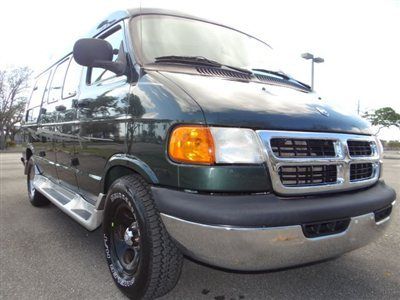 2003 dodge ram van b1500... car fax certified... only 58k miles...7 passanger..