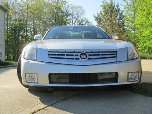 2004 cadillac xlr base convertible 2-door 4.6l