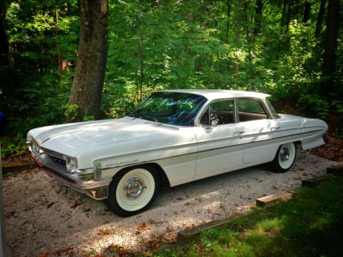 1961 olds dynamic 88.  excellent shape, low mileage, previous museum vehicle.