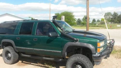 1997 chevrolet diesel suburban lt - third row seat. - seats 9 people comfortably