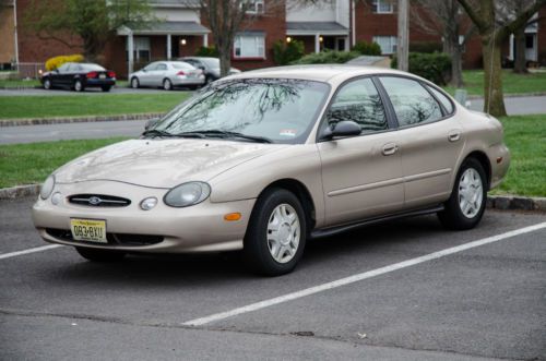 1999 FORD TAURUS 4 DOOR GOLD, image 2