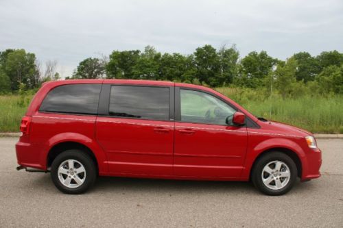 13 Grand Caravan Handicap Accessible Wheelchair Van Rear Ramp We Finance, image 2