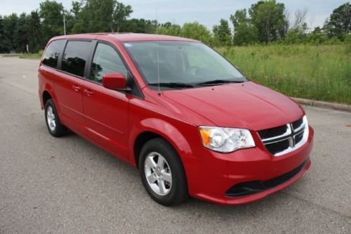 13 Grand Caravan Handicap Accessible Wheelchair Van Rear Ramp We Finance, image 3