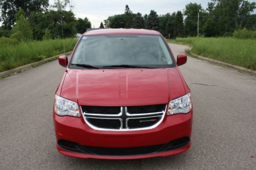 13 Grand Caravan Handicap Accessible Wheelchair Van Rear Ramp We Finance, image 5