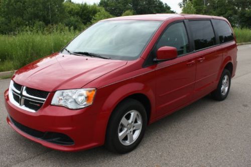 13 Grand Caravan Handicap Accessible Wheelchair Van Rear Ramp We Finance, image 6