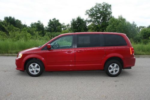 13 Grand Caravan Handicap Accessible Wheelchair Van Rear Ramp We Finance, image 8