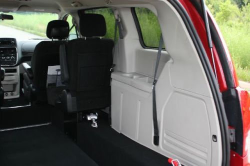13 Grand Caravan Handicap Accessible Wheelchair Van Rear Ramp We Finance, image 25