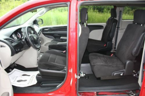 13 Grand Caravan Handicap Accessible Wheelchair Van Rear Ramp We Finance, image 26