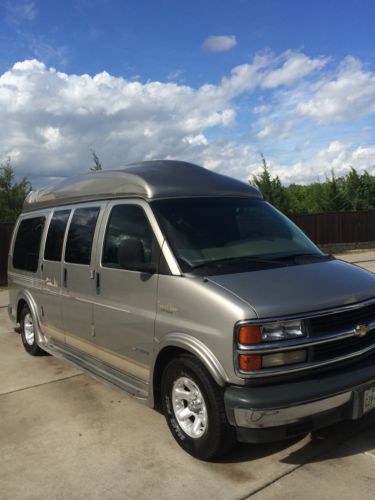 2000 chevrolet express travel van no reserve auction!!! low miles!!