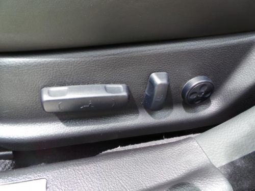 Silver Sedan Black Leather Low Miles Power Seats Air Cruise MP3 iPod Sunroof Gas, image 9