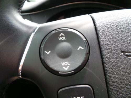 Silver Sedan Black Leather Low Miles Power Seats Air Cruise MP3 iPod Sunroof Gas, image 11