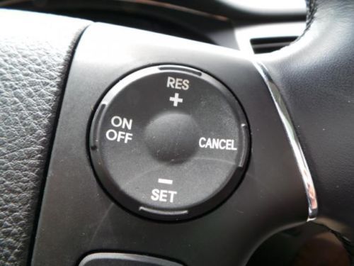 Silver Sedan Black Leather Low Miles Power Seats Air Cruise MP3 iPod Sunroof Gas, image 12