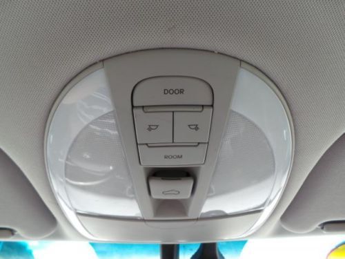 Silver Sedan Black Leather Low Miles Power Seats Air Cruise MP3 iPod Sunroof Gas, image 22