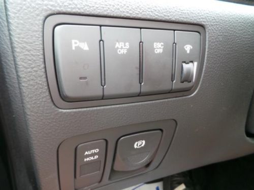 Silver Sedan Black Leather Low Miles Power Seats Air Cruise MP3 iPod Sunroof Gas, image 23