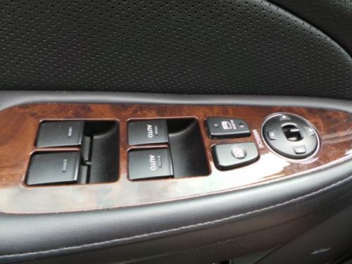 Silver Sedan Black Leather Low Miles Power Seats Air Cruise MP3 iPod Sunroof Gas, image 26