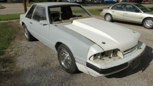 1986 mustang lx 5.0 project-- runs and drives   5-speed