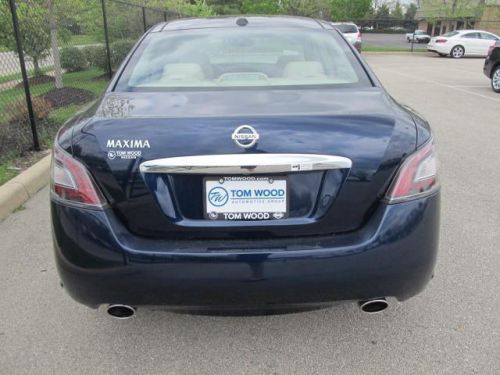 2014 nissan maxima sv