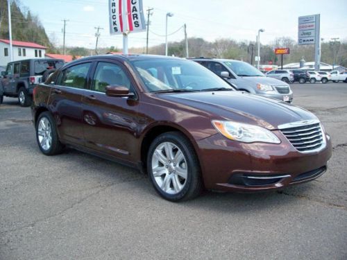 2013 chrysler 200 lx