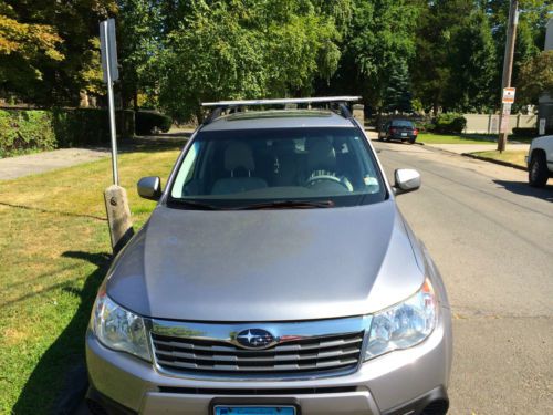2010 Subaru Forester X Premium Wagon 4-Door 2.5L, image 3