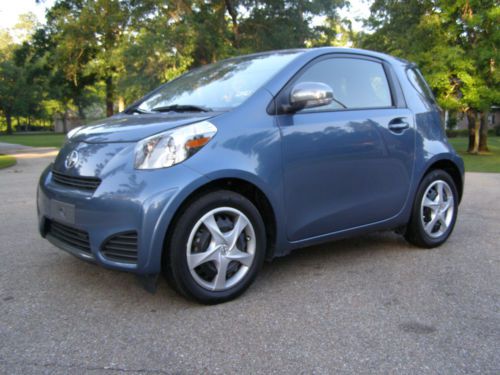 2014 scion iq base hatchback 2-door 1.3l