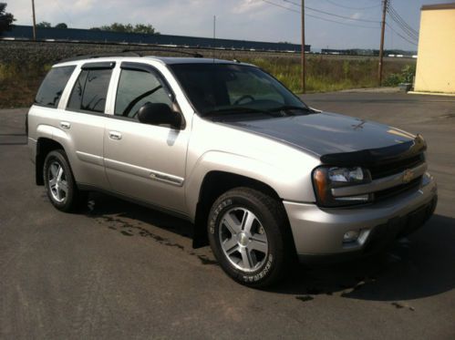 Silver suv gray interior very clean good condition carfax guaranteed