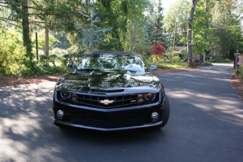 2011 Chevrolet Camaro SS Convertible 2-Door 6.2L, image 2