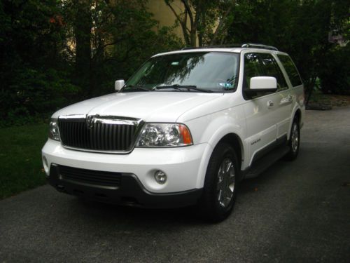 2004 lincoln navigator ultimate sport utility 4-door 5.4l, 1 female doctor owner