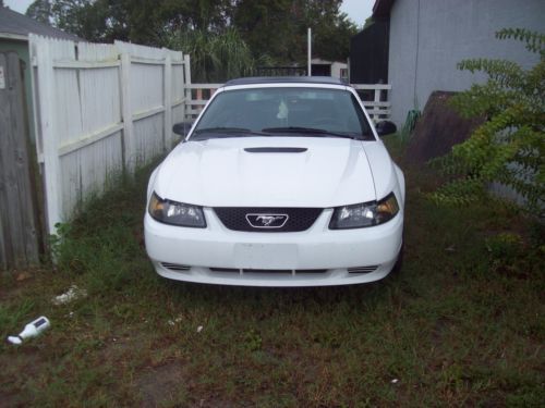 2001 ford mustang base convertible 2-door 3.8l