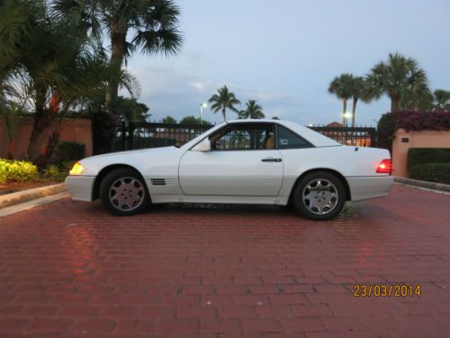 Mercedes benz sl , only 31000 miles like new fully equiped