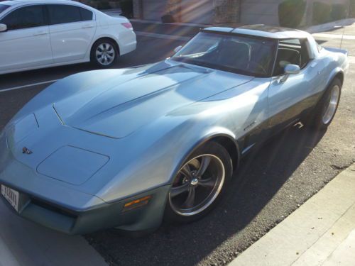 1982 chevrolet corvette base coupe 2-door 5.7l