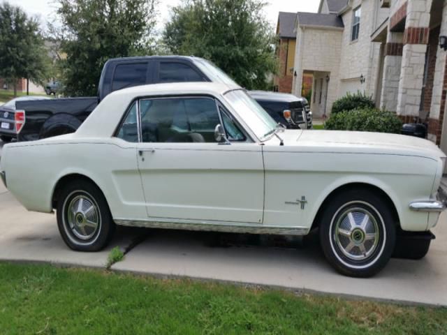 Ford mustang coupe