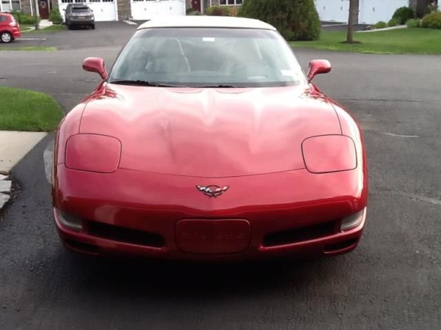 Chevrolet: corvette base convertible 2-door