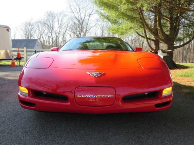 Chevrolet: corvette 50th anniversary coupe