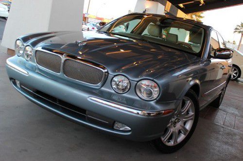 2004 jaguar xj vanden plaz. nav. loaded. 1 owner. clean in/out. clean carfax.