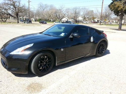 2009 nissan 370z touring coupe w/ sport pkg ~ 32k low miles, clean title