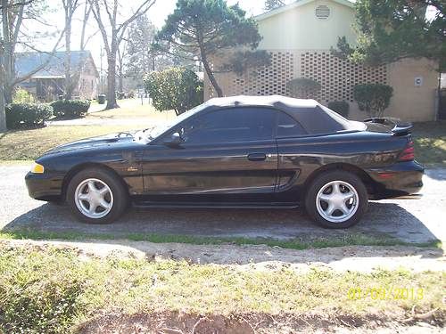 1995 ford mustang gt convertible 2-door 5.0l